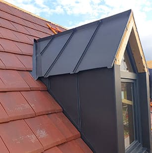 Guyonnet Couverture : fenêtre de toit velux dans l'Allier, la Creuse & Limousin